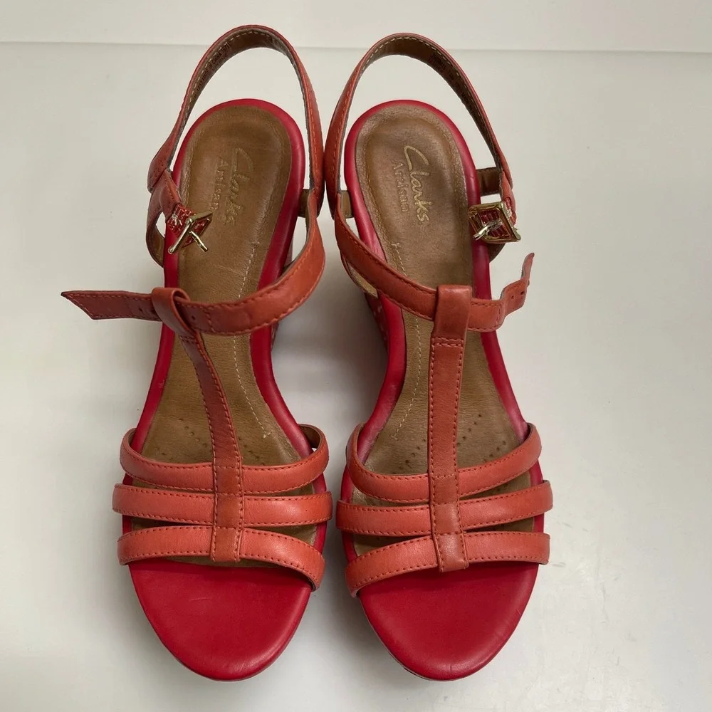 Clarks Wedge Sandals Size 7.5 Amelia Castle Coral Artisan Leather Platform Heels